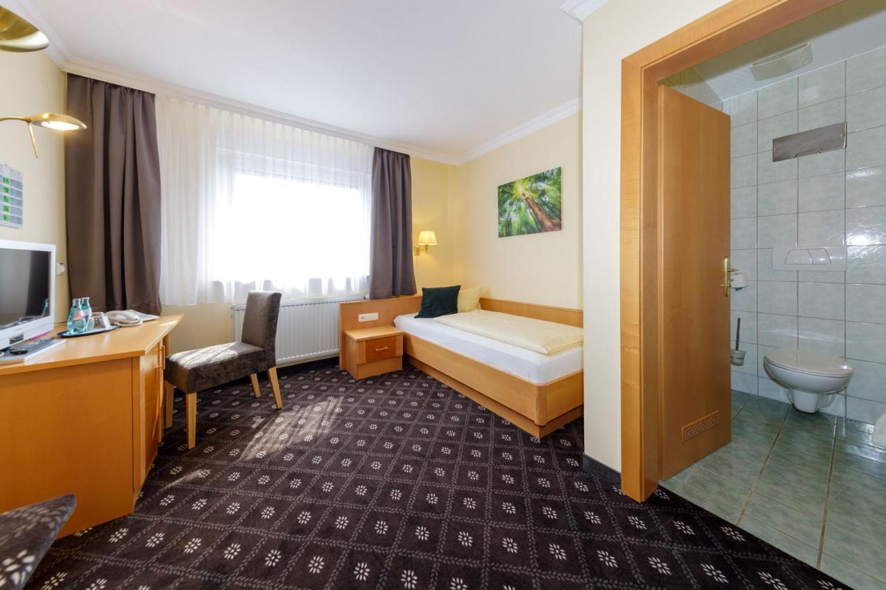 Hotel Zum Adler Nidderau Экстерьер фото