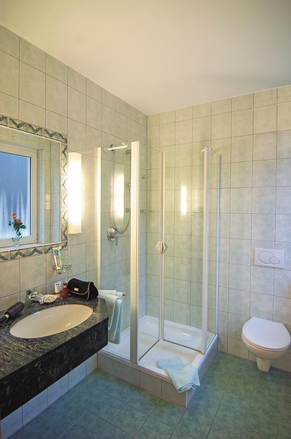 Hotel Zum Adler Nidderau Экстерьер фото